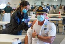 Tripulantes de Majestic Princess reciben vacunas contra Covid-19 en Puerto de Los Ángeles