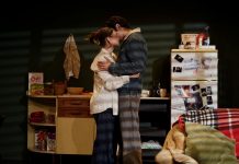 El reestreno de ¿Qué hacemos con Bea? convierte el Teatro Lara en una reunión entre amigos